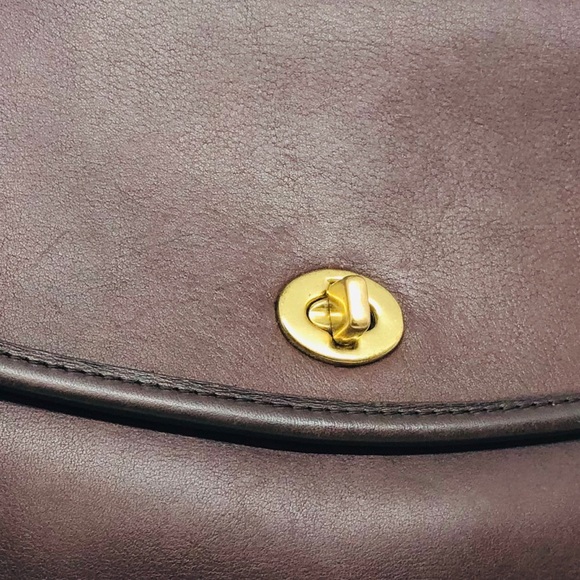 “Coach” Replacement Turnlock Brass BRAND NEW - Picture 2 of 2